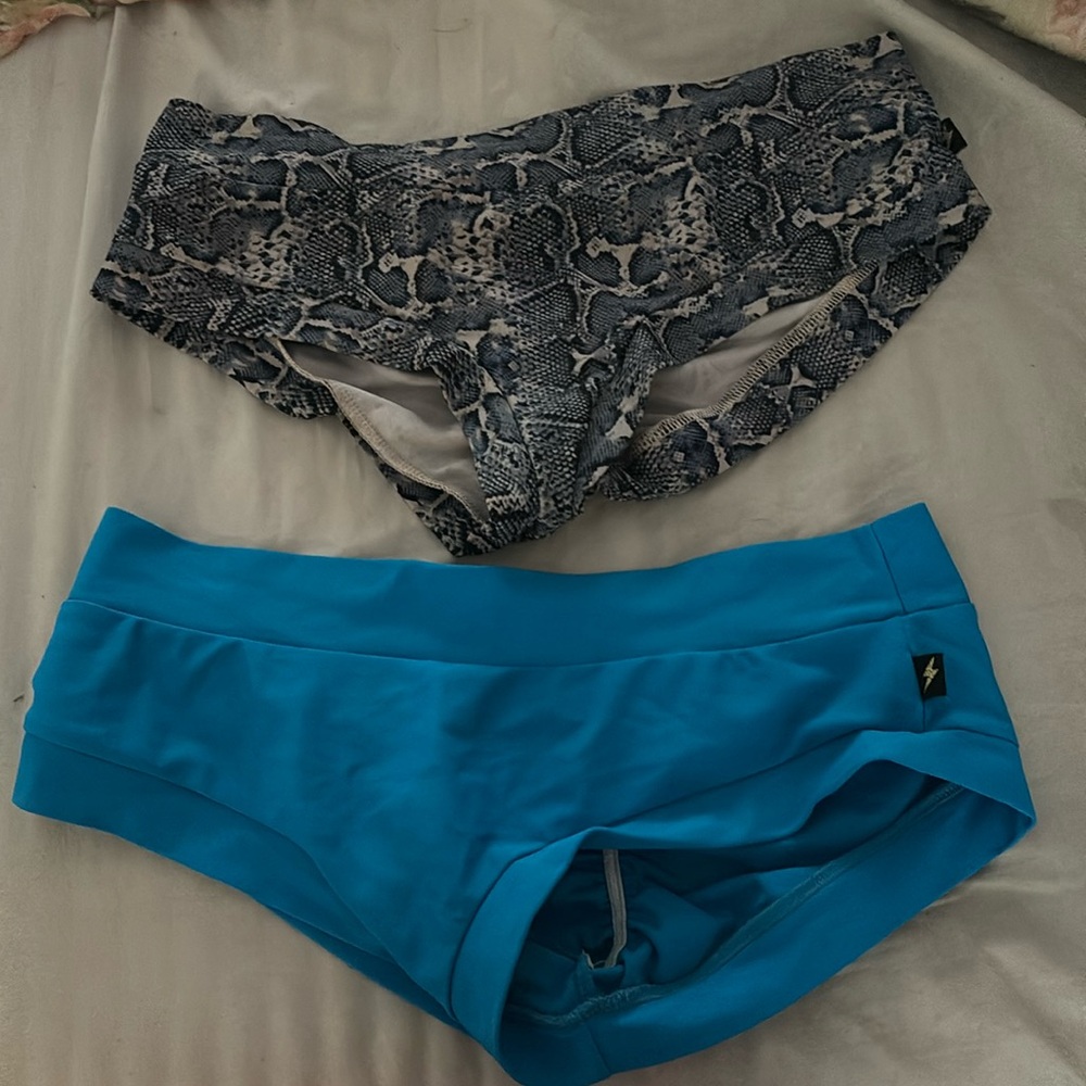 Cleo the hurricane bottoms